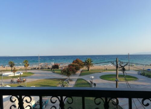 Thanasis Apartments - Неа Флогита